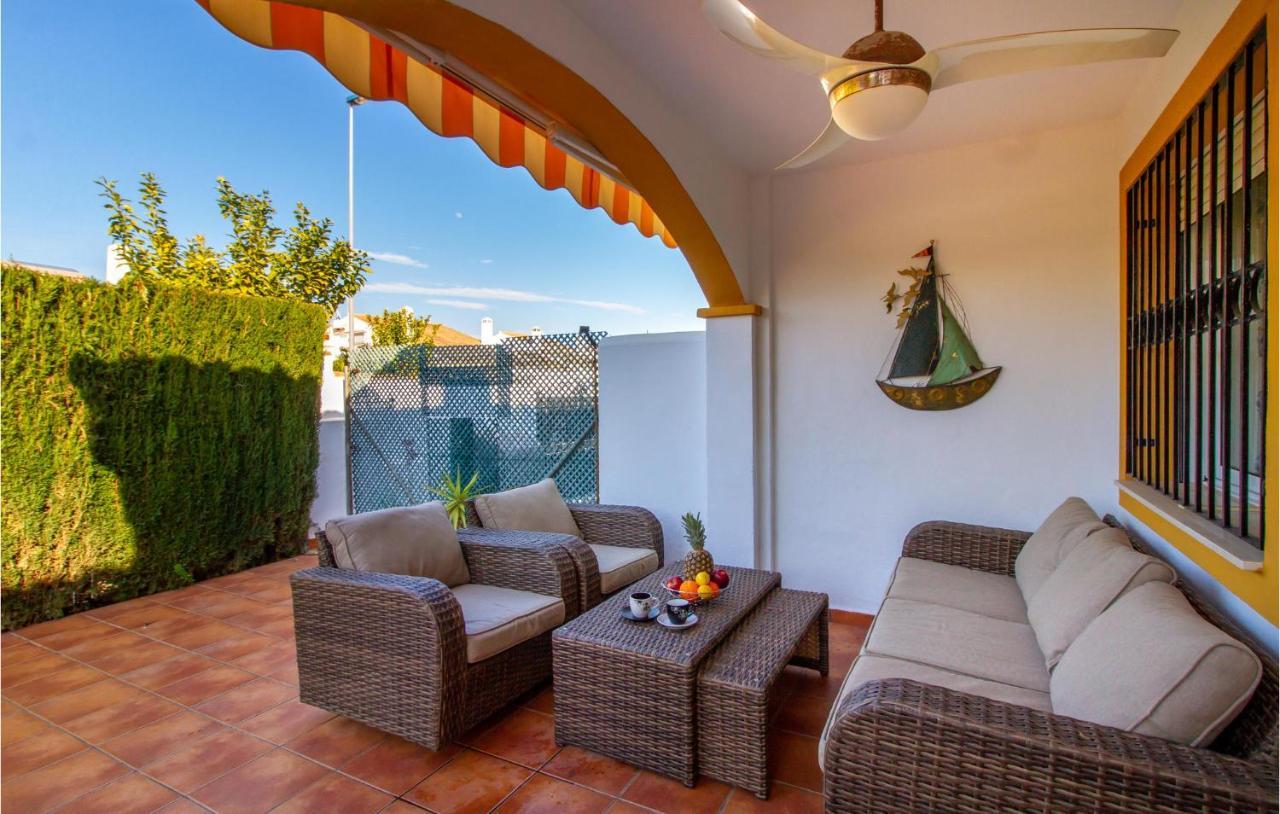 4 Bedroom Cozy Home In Pilar De La Horadada Extérieur photo