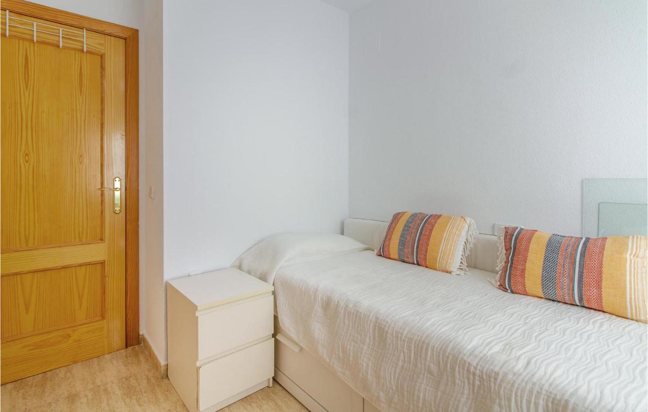 4 Bedroom Cozy Home In Pilar De La Horadada Extérieur photo