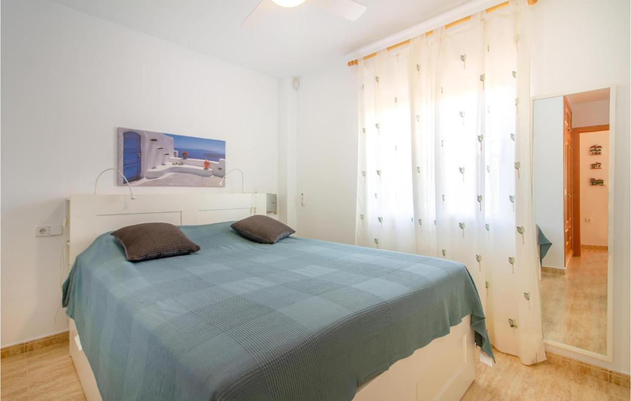 4 Bedroom Cozy Home In Pilar De La Horadada Extérieur photo