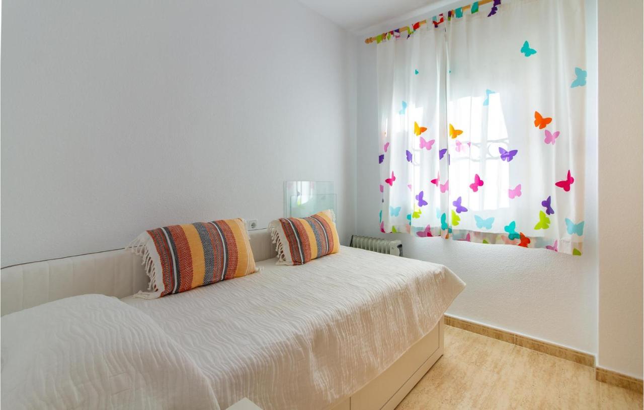 4 Bedroom Cozy Home In Pilar De La Horadada Extérieur photo